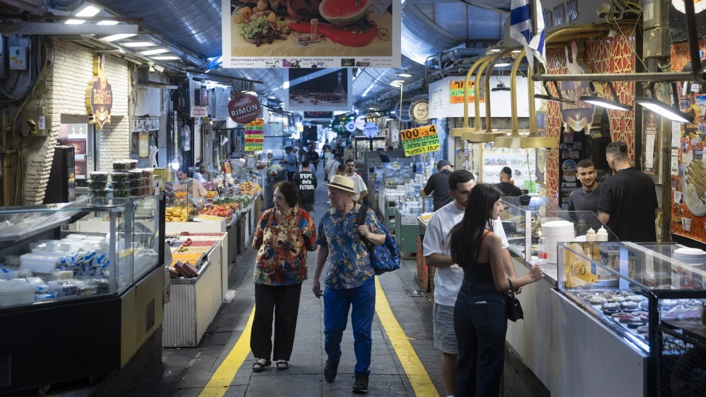 The Mahane Yehuda Market in Jerusalem during the war with Iran, June 8, 2026. Photo by Chaim Goldberg/Flash90.