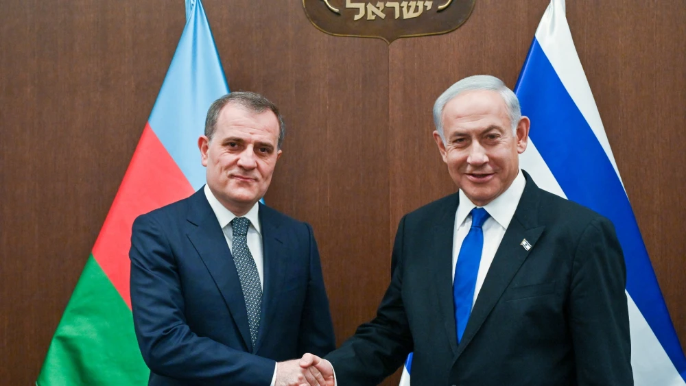 Israel's Prime Minister Benjamin Netanyahu, right, with Azerbaijan Foreign Minister Jeyhun Bayramov, on March 29, 2023 in Jerusalem. Kobi Gideon (GPO)