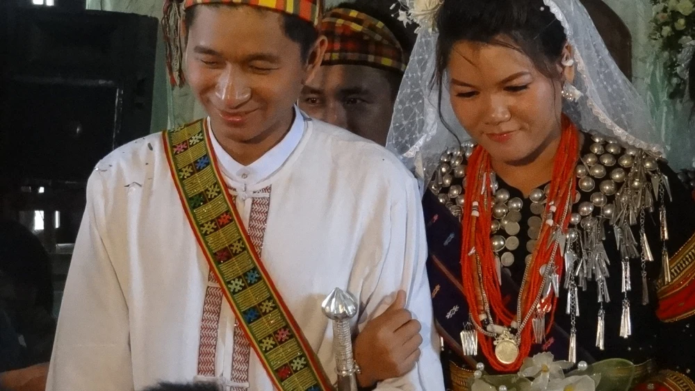 Hwtashae Lumhkawng and wife, Roni. Credit: Jewish National Fund.