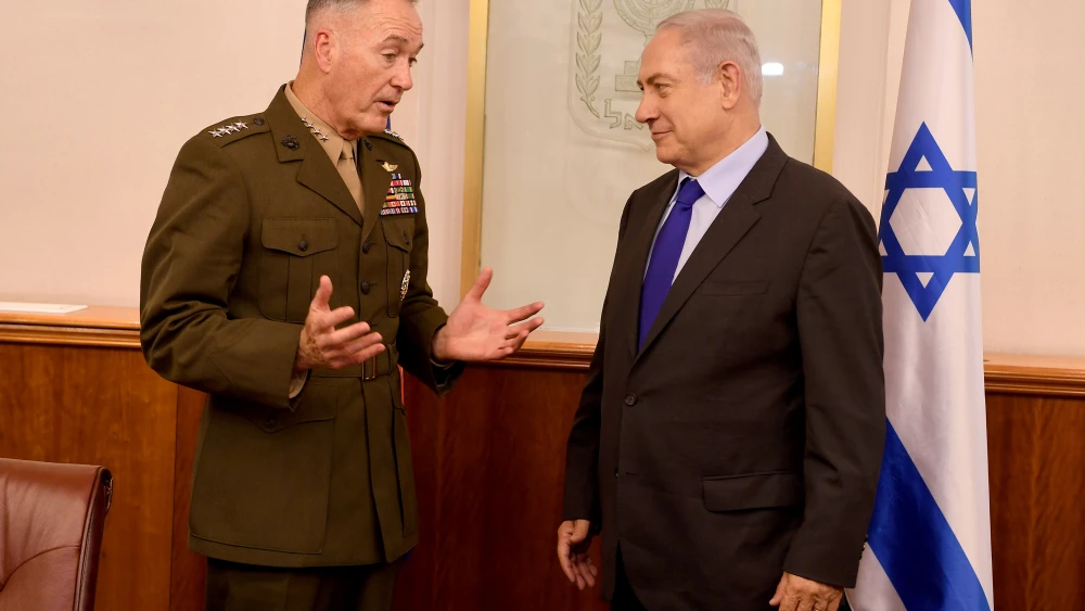 Chairman of the Joint Chiefs of Staff of U.S. Army, General Joseph Dunford, meets with Israeli Prime Minister Benjamin Netanyahu at the PM Office in Jerusalem, May 9, 2017. Credit: Matty Stern/USA Embassy of Tel Aviv.