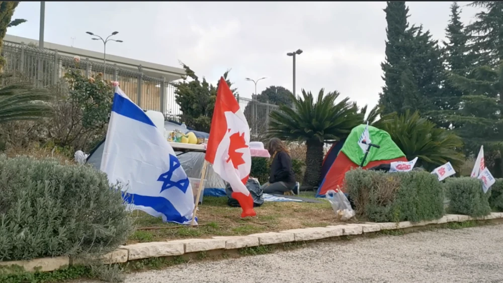 Tents put up by protesters outside the Knesset on Feb. 19, 2022. Photo by David Heller.