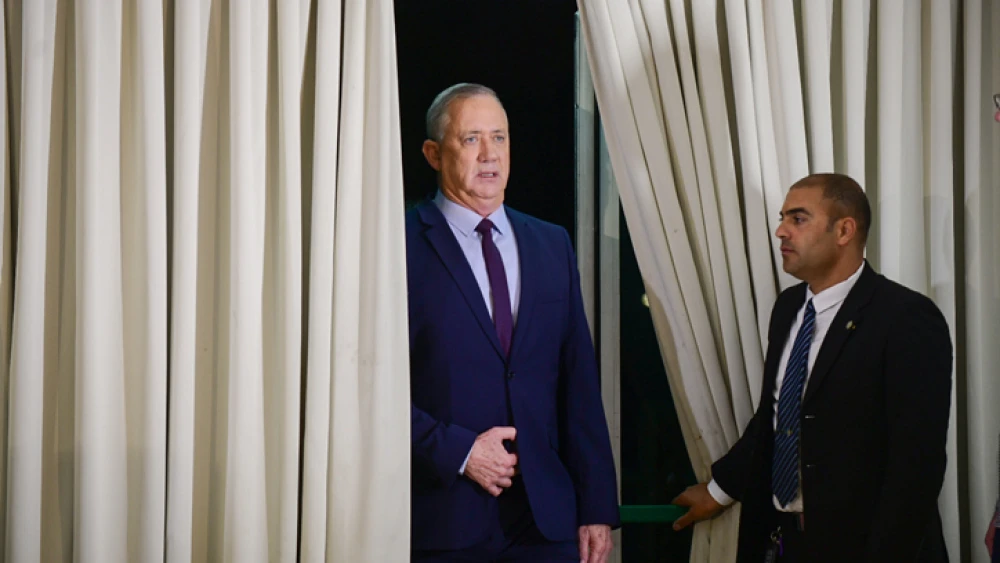 Blue and White Party head Benny Gantz holds a press conference at Kfar Maccabiah in Ramat Gan on March 7, 2020. Photo by Tomer Neuberg/Flash90.