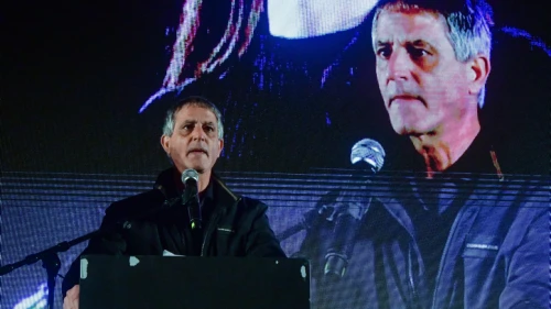 Israel Bar Association head Avi Himi speaks during a protest in Tel Aviv against the government's proposed judicial reforms, Jan. 21, 2023. Photo by Avshalom Sassoni/Flash90.
