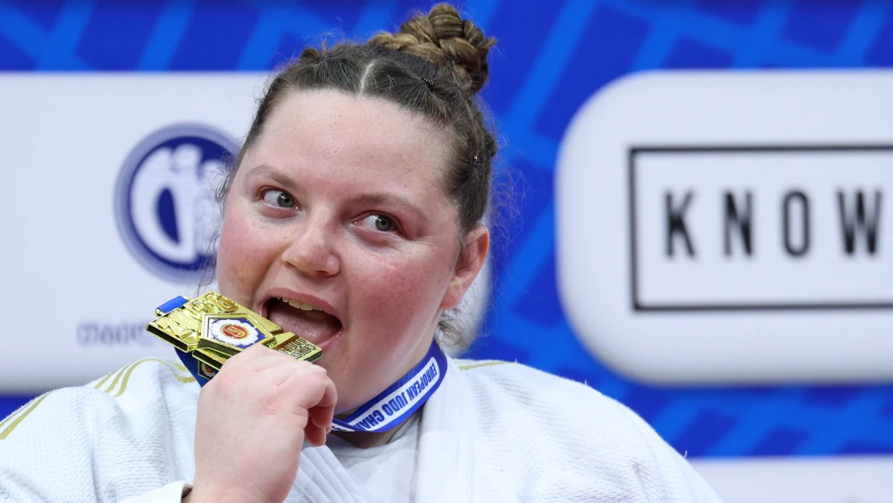 Gold medalist Raz Hershko celebrates at the European Senior Championships 2026 in Tbilisi, April 19, 2026. Photo by Giorgi Arjevanidze/AFP via Getty Images.