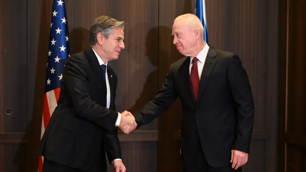 Israeli Defense Minister Yoav Gallant (right) meets with U.S. Secretary of State Antony Blinken in Jerusalem, Israel, Jan. 31, 2023. Credit: Ariel Hermoni/Israeli Ministry of Defense.