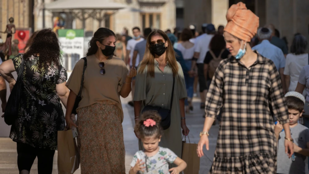 Shoppers at the Mamilla Mall in Jerusalem on July 19, 2021. Photo by Olivier Fitoussi/Flash90.