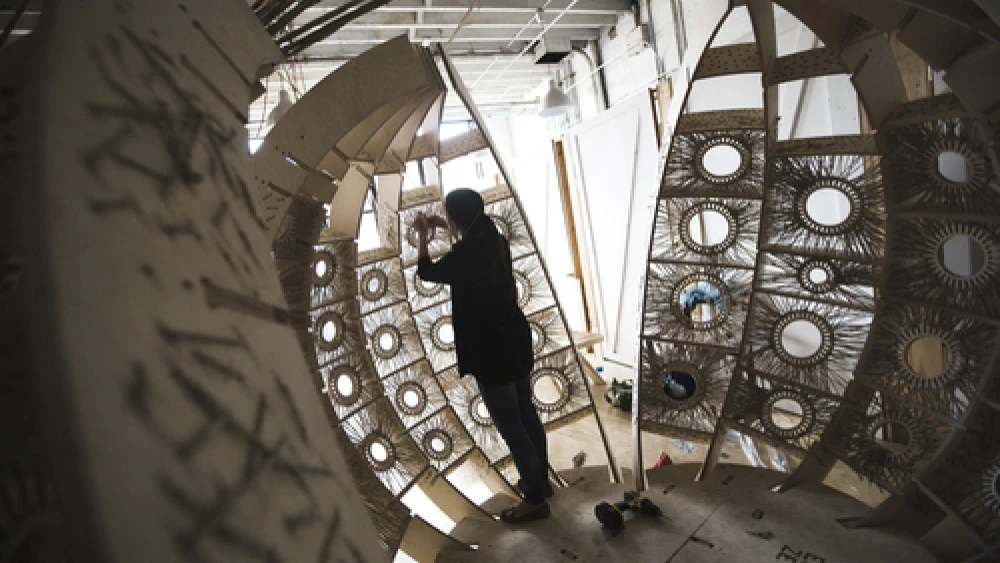 Inside the construction of "Fractured Bubble," the "people's choice" winner at the 2010 Sukkah City competition. Credit: Christopher Farber.