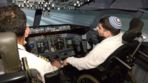 Experiencing what it's like to fly a 737