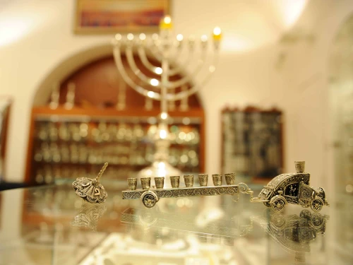 A Judaica store in Jerusalem's Old City, Dec. 24, 2016. Photo by Mendy Hechtman/Flash90.