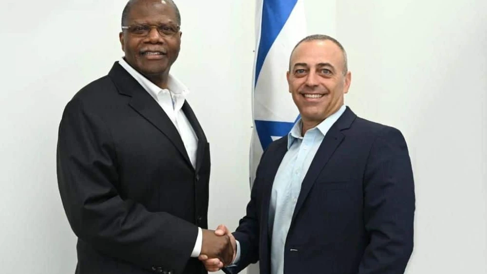 Under Secretary of Defense for Intelligence and Security Ronald S. Moultrie, left, and Israeli Defense Ministry Political-Military Director Dror Shalom. Credit: Israeli Defense Ministry.