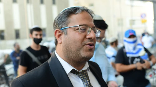 Itamar Ben-Gvir, head of the Otzma Yehudit Party, demonstrates outside the Facebook branch in Tel Aviv on July 15, 2021. Photo by Tomer Neuberg/Flash90.