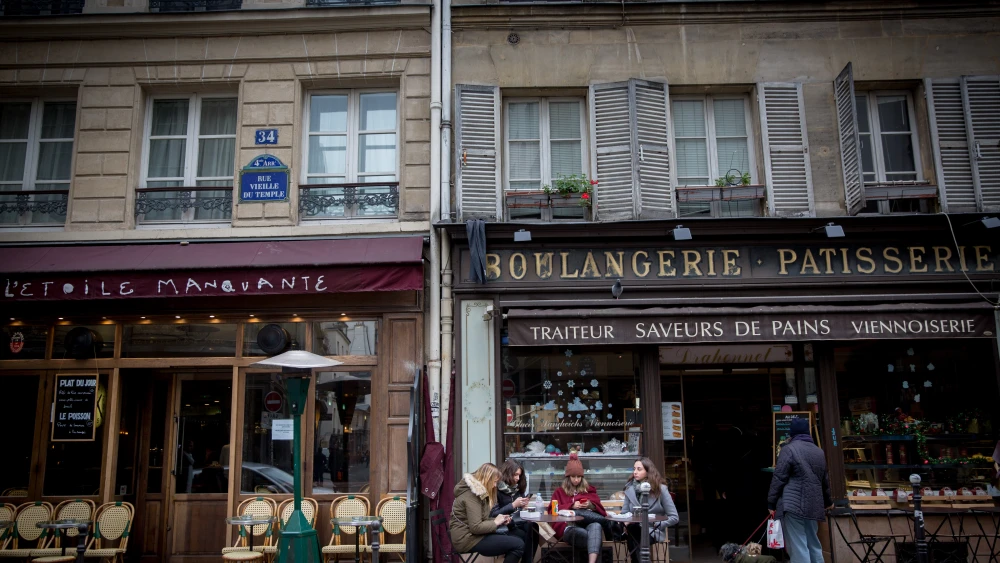 A cafe in the le Marais neighborhood of Paris, France. December 05, 2017. Credit: Miriam Alster/FLASH90