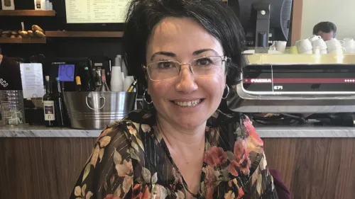 Member of Knesset Haneen Zoabi sits for an interview in a Berkeley cafe before her talk on campus. (Photo: Sue Fishkoff)