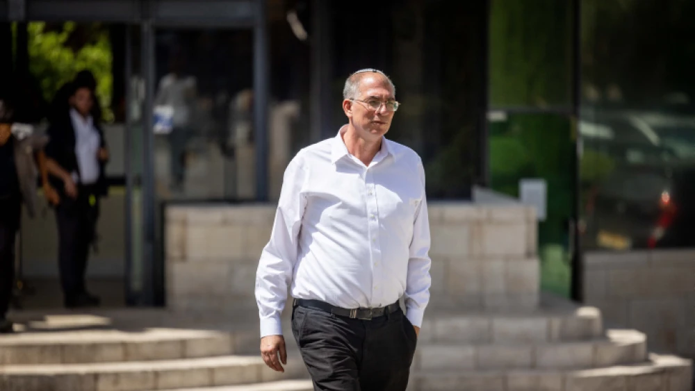 Yamina Knesset member Nir Orbach leaves the Prime Minister's Office in Jerusalem, following a meeting with Prime Minister Naftali Bennett, June 12, 2022. Photo by Yonatan Sindel/Flash90.