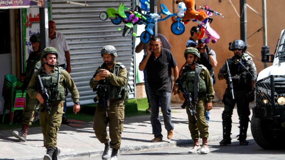 Israeli security forces near the scene of a stabbing attack in the village of Azun, near the city of Qalqilya, on Sept. 7, 2019. Photo by Nasser Ishtayeh/Flash90.
