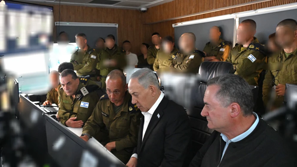Israeli Prime Minister Benjamin Netanyahu observes an Israeli Navy operation from the Kirya military headquarters in Tel Aviv, May 18, 2026. Photo by Chaim Zach/GPO.