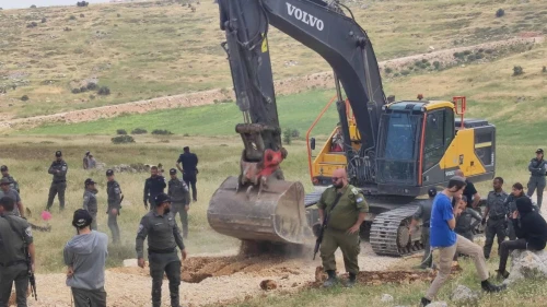 The evacuation of the Givat Or Meir outpost in the Binyamin region of Samaria, May 1, 2024. Credit: Elisha Yered/X.