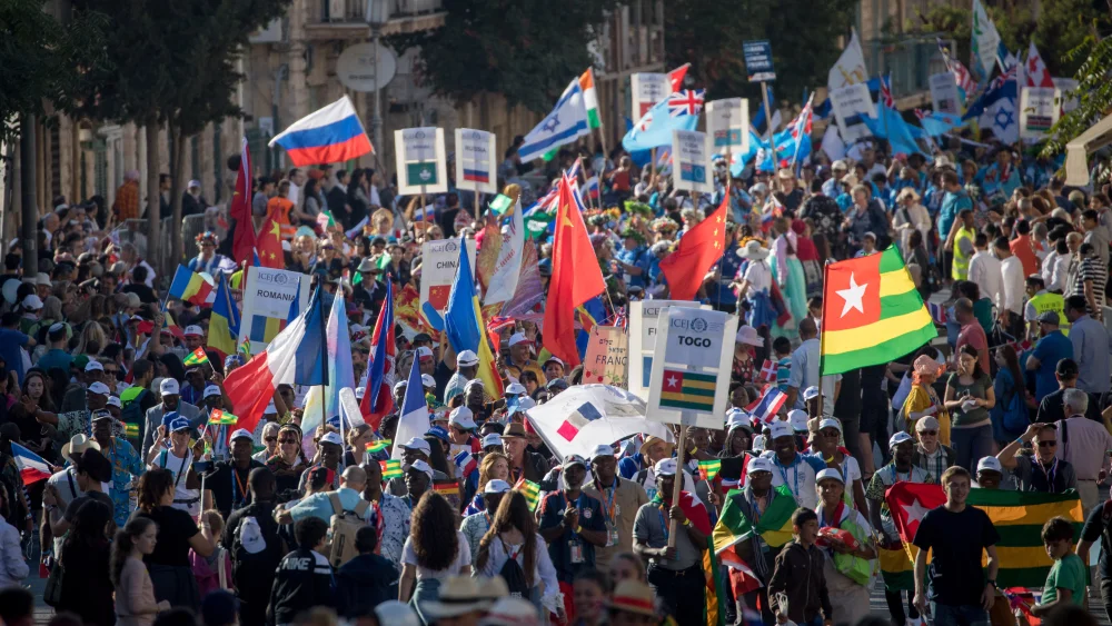 Thousands of Christian evangelists and Israelis march at a parade in center of Jerusalem, marking the Jewish holiday of Sukkot, Oct. 10, 2017. Photo by Yonatan Sindel/Flash90.