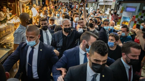Then-Prime Minister Benjamin Netanyahu visits Jerusalem's Machane Yehuda market a day before Israel's most recent national election, March 22, 2021. Credit: Olivier Fitoussi/Flash90.