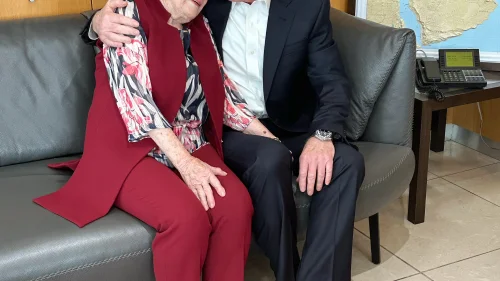 Israeli Defense Minister Yoav Gallant and his mother, Fruma Gallant. Source: Twitter.