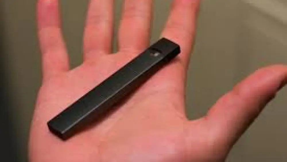 A JUUL e-cigarette. Source: Wikimedia Commons.