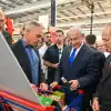 Israeli Prime Minister Benjamin Netanyahu and Industry Minister Nir Barkat (right) visit a branch of the Carrefour international supermarket chain on Mon., May 8, 2023, a day ahead of the official opening of 50 branches throughout Israel. Credit: Kobi Gideon (GPO).