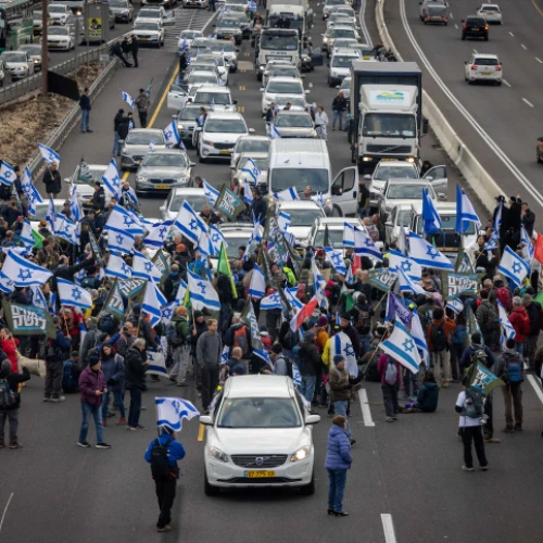 Protesters block Route 1 between Tel Aviv and Jerusalem over the Israeli government's judicial reforms, Feb. 9, 2023. Photo by Yonatan Sindel/Flash90.