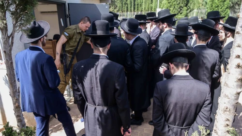 Haredi Jews arrive to the IDF Recruitment Center at Tel Hashomer in central Israel on March 28, 2024. Photo by Avshalom Sassoni/Flash90.