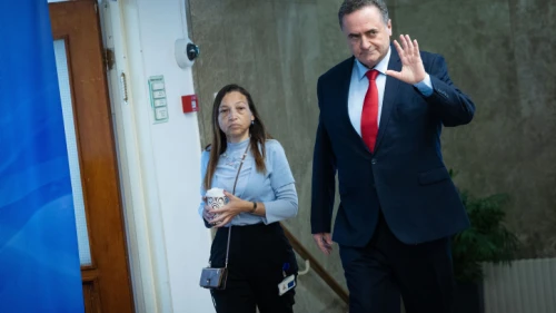 Energy and Infrastructure Minister Israel Katz arrives for a Cabinet meeting in Jerusalem, May 7, 2023. Photo by Yonatan Sindel/Flash90.