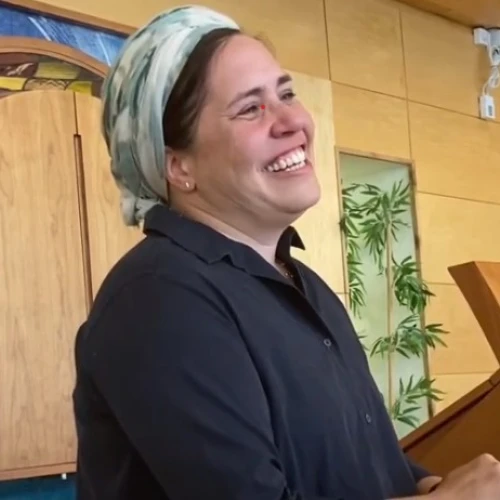 Shira Marili Mirvis, the first-ever Israeli woman appointed to be sole rabbinic leader of an Orthodox synagogue. Source: Screenshot.