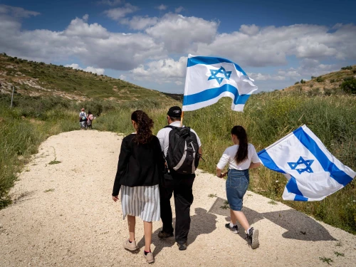 Israeli Jews march to celebrate Israel’s 71st Independence Day near Havat Gilad in northern Samaria, May 9, 2019. Photo by Hillel Maeir/Flash90.