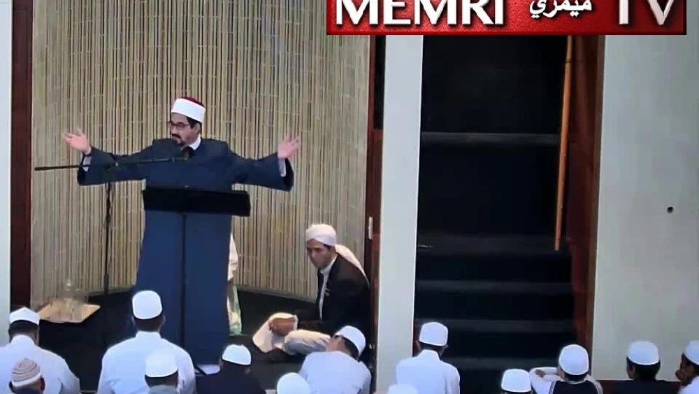 Cape Town Imam Riyaad Fataar calls on all Muslims, free people worldwide to support jihad in “Palestine.” (Credit: YouTube channel of Masjid Al Furqaan, which is part of the Islamia College in Cape Town-MEMRI)