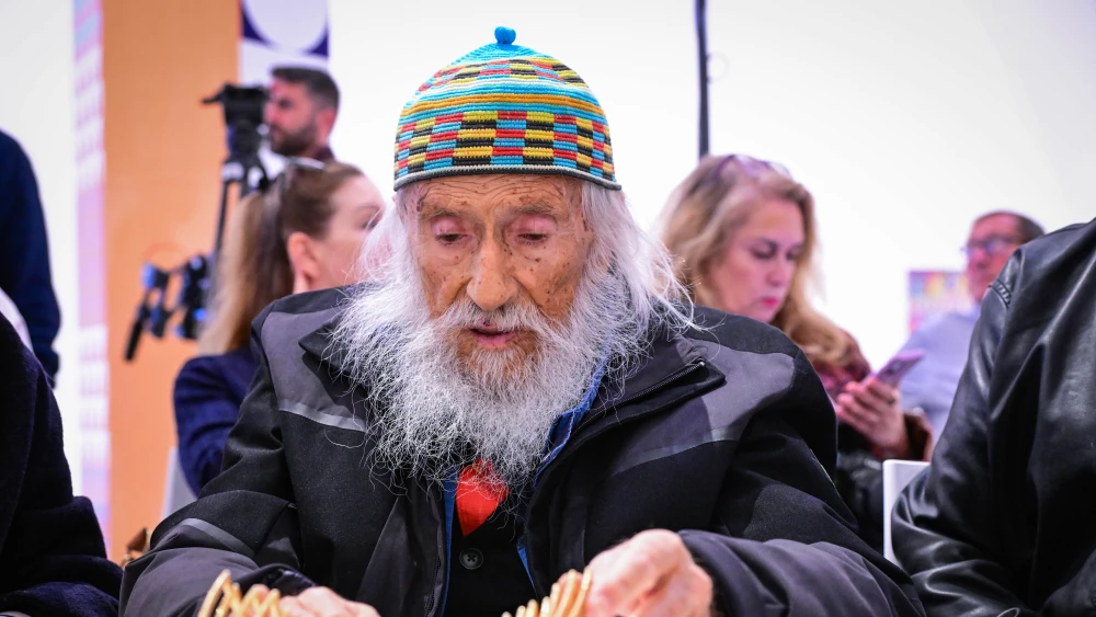 Israeli artist Yaacov Agam at the Agam Museum in Rishon Letzion, Jan. 11, 2026. Photo by Avshalom Sassoni/Flash90.