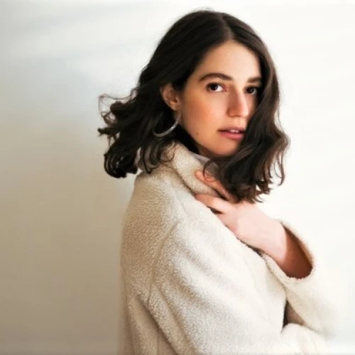 Kami Maltz can sound like a younger version of Joni Mitchell, who is one of her musical influences. Photo by Zohar Raft.