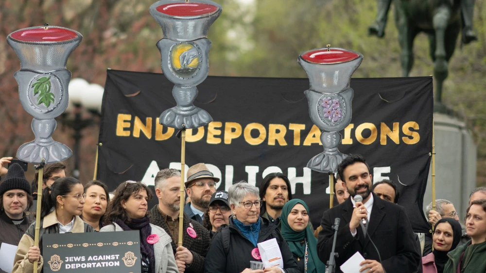 New York City Mayor Zohran Mamdani attends JFREJ’s “Seder in the Streets” in Union Square Park on April 6, 2026. Credit: Michael Appleton/Mayoral Photography Office.