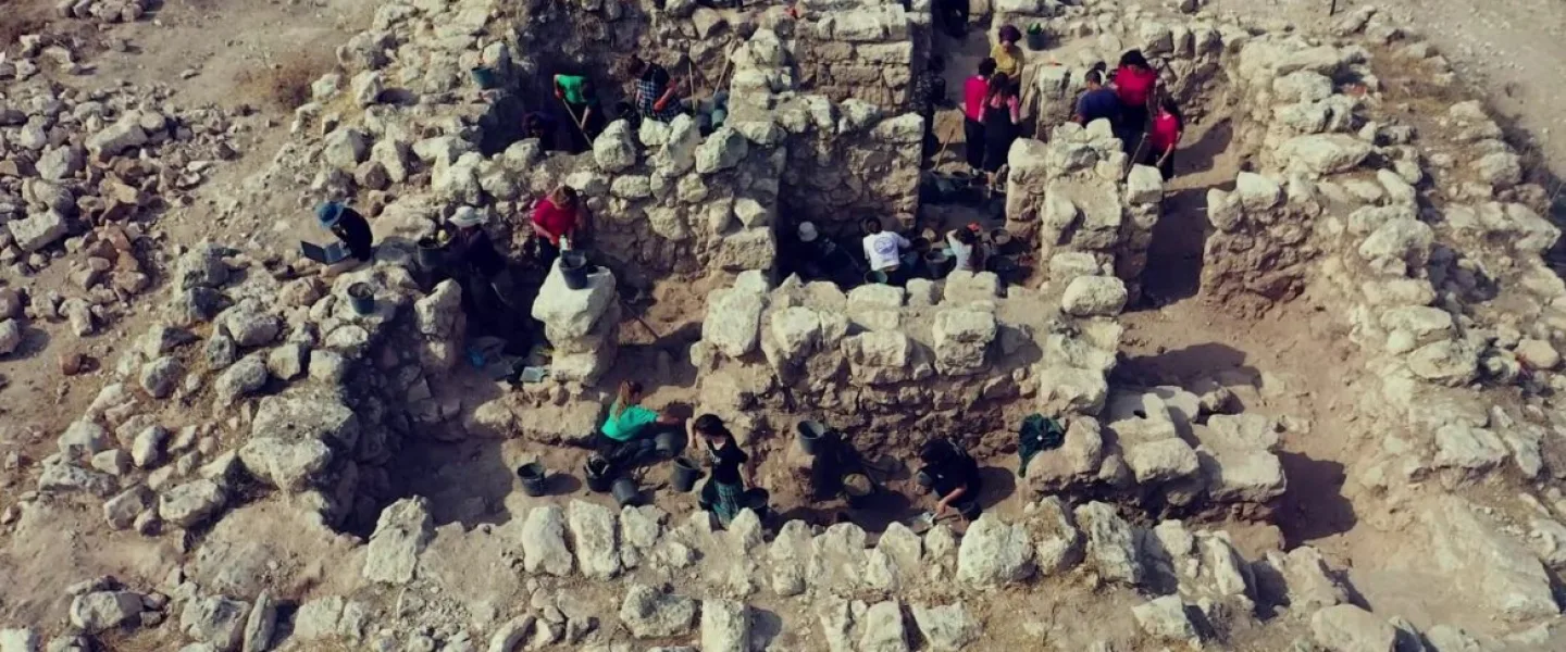 Excavations of a Hellenist structure destroyed by the Hasmoneans in Lachish. Photo by Emil Aladjem/Israel Antiquities Authority.