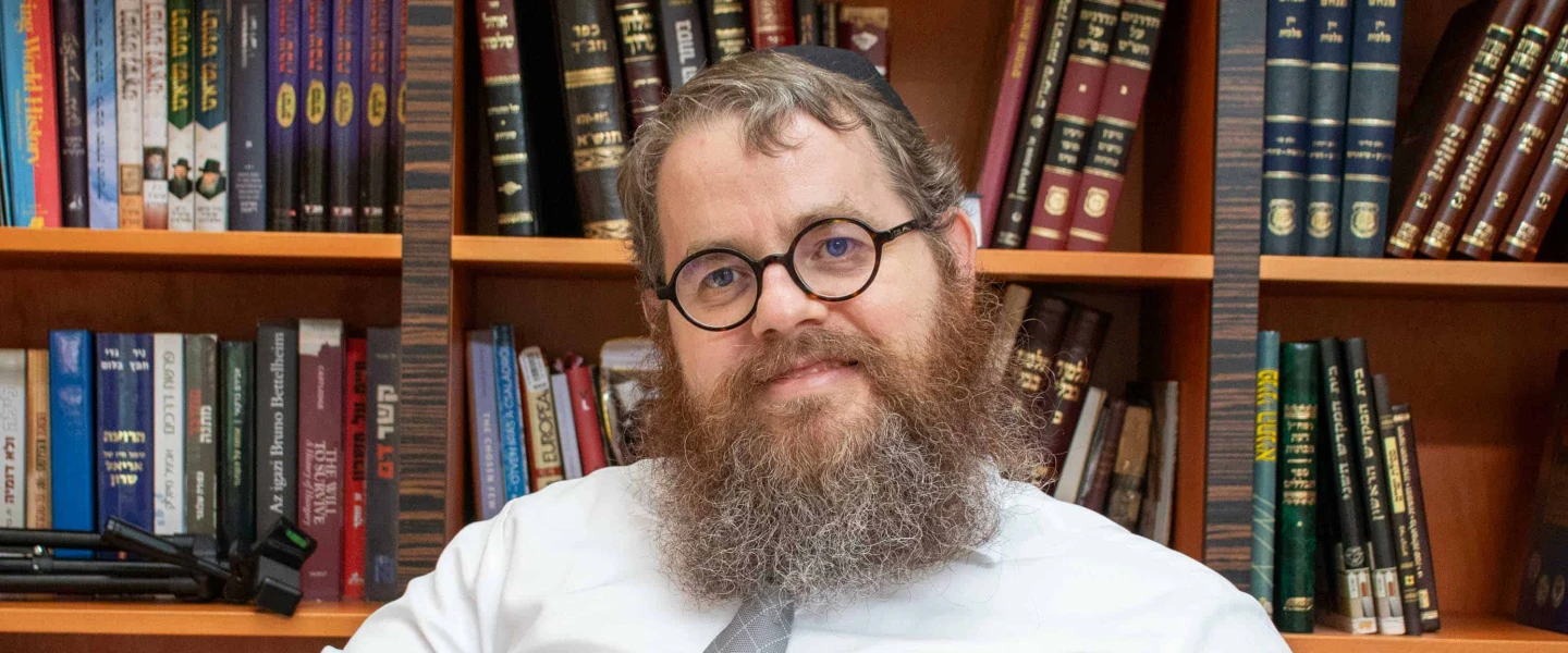 F Rabi Hungary’s leading Orthodox rabbi hopes to see secular community return ...