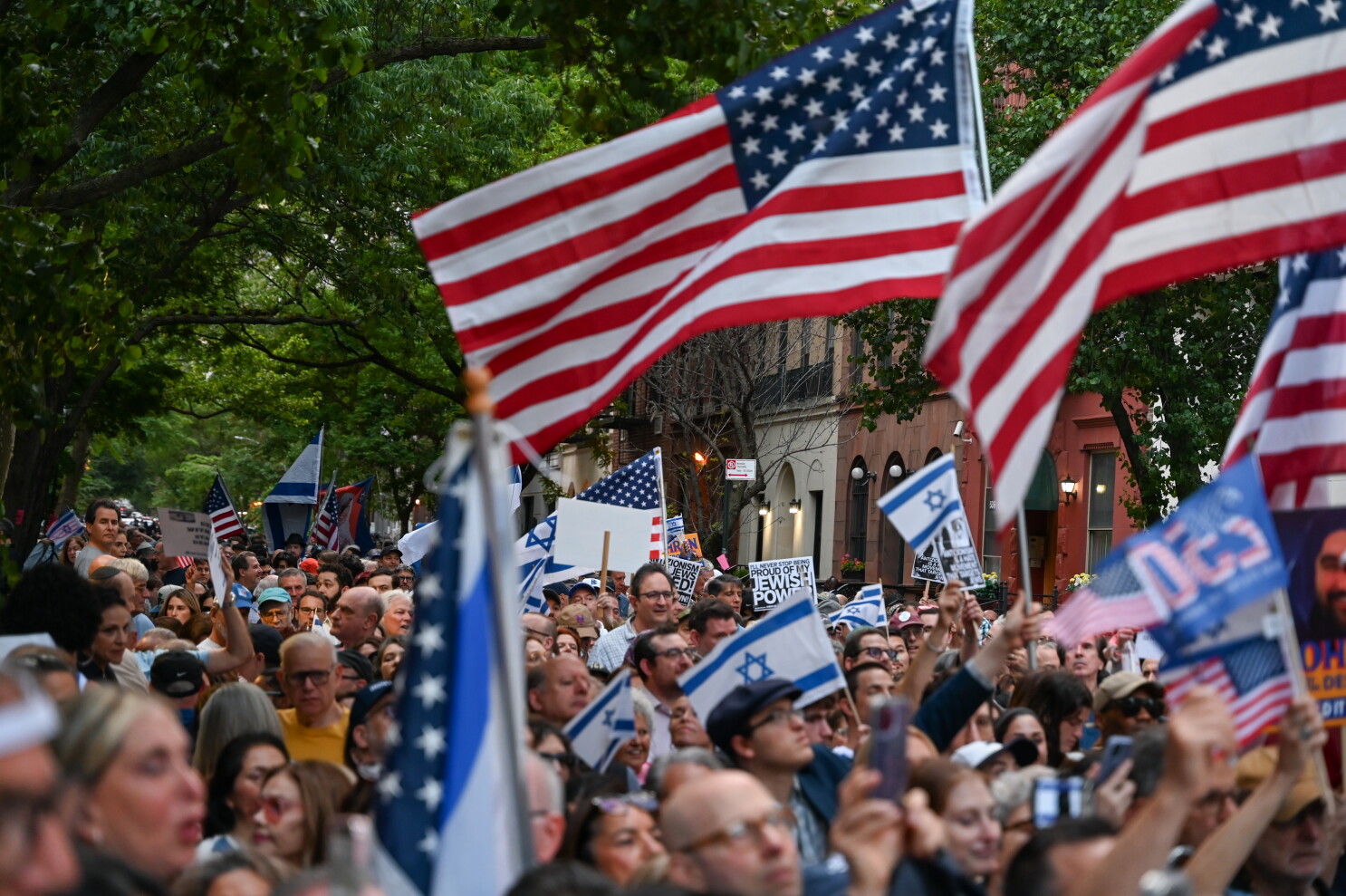 American Jews need to 'get off their knees and fight'