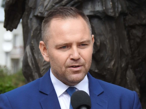 Karol Nawrocki delivers a speech in Warsaw on Sept. 3, 2022. Photo by Jarosław Kruk via Wikimedia Commons.