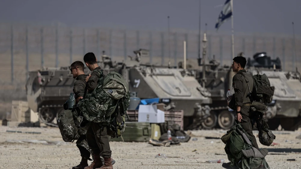 Israeli soldiers seen near the Israeli border with the Gaza Strip, Nov. 10, 2025. Photo by Tsafrir Abayov/Flash90.