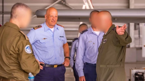German Air Force chief Lt. Gen. Ingo Gerhartz reviews Israeli-German drone cooperation at Tel Nof Airbase, May 2025. Credit: IDF.