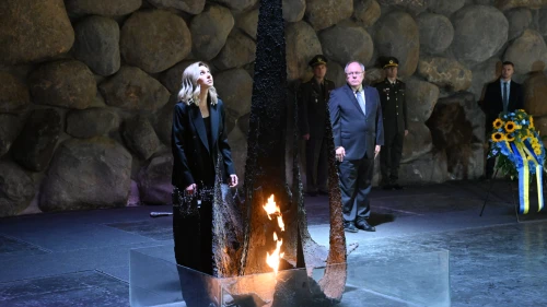 First lady of Ukraine Olena Zelenska with Yad Vashem chairman Dani Dayan (at right) at the World Holocaust Remembrance Center in Jerusalem, June 20, 2023. Credit: Yad Vashem.