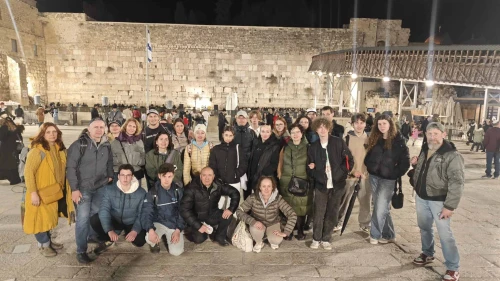 Jewish parents and students from Diaspora communities reunite in Jerusalem in December 2024. Photo courtesy of Masa Israel Journey.