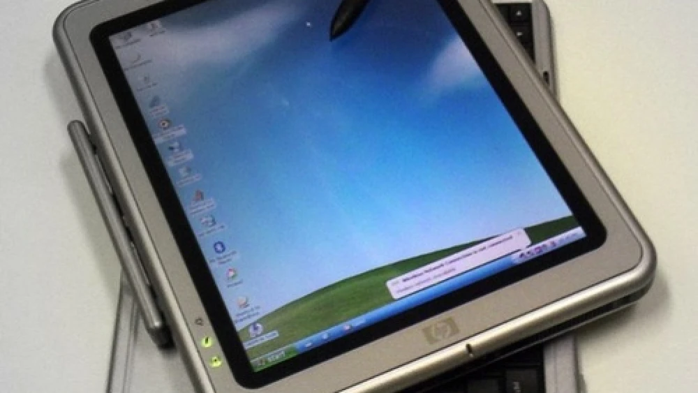 A Hewlett-Packard tablet computer. As American and Israeli schools shift from textbooks to tablets, entrepreneurs from the “Startup Nation” are hoping they can bank on the trend. Credit: Janto Dreijer via Wikimedia Commons.