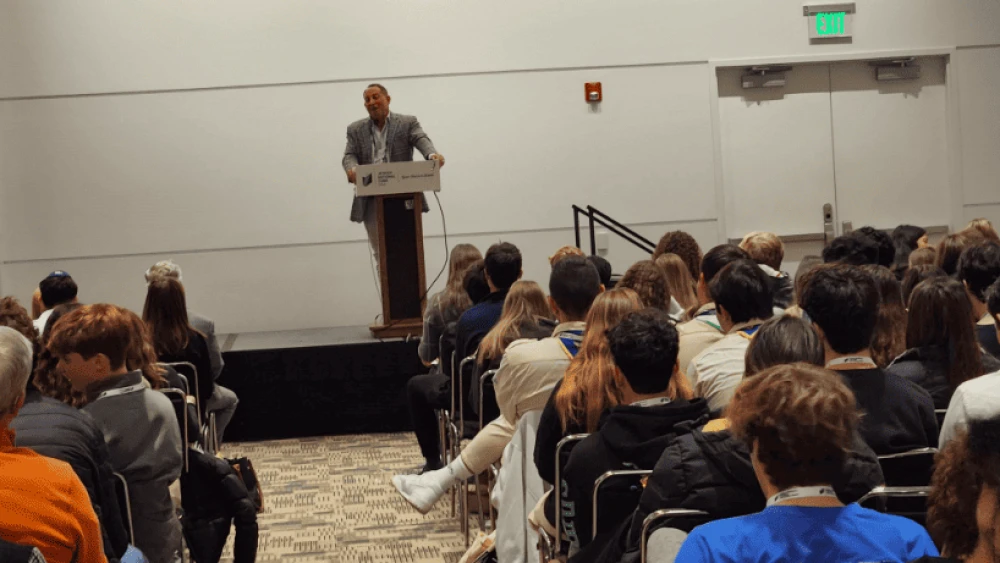 AMHSI President, Ron Werner, addresses students