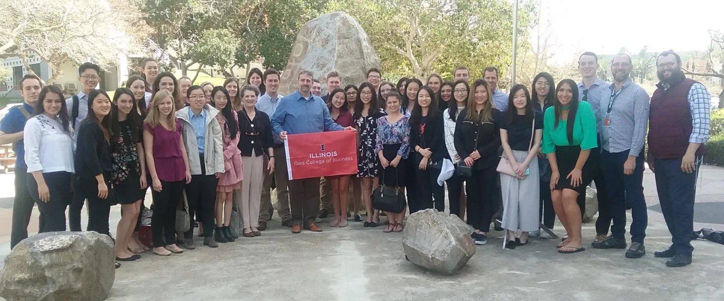 University of Illinois' Gies College of Business students meet with Former US Ambassador to Israel Dan Shapiro.