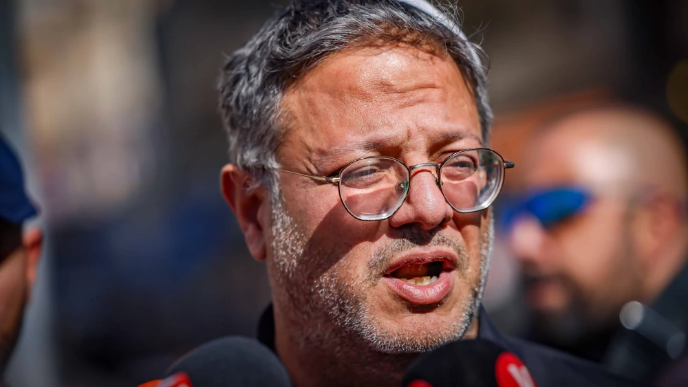 Israeli National Security Minister Itamar Ben-Gvir at the scene of a stabbing attack outside a Jerusalem police station, Nov. 6, 2023. Photo by Chaim Goldberg/Flash90.