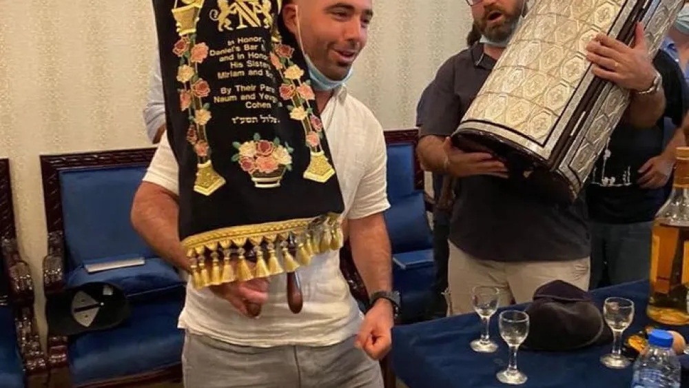 Israeli pop star Omer Adam celebrating Simchat Torah in Dubai in October 2020. Source: Facebook.