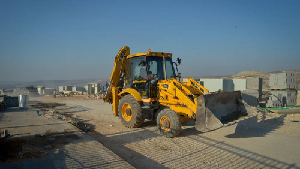 Homes being built in Na’ale, in the Binyamin region of Samaria, Feb. 8, 2017. Photo by Flash90.