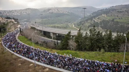 Thousands of Israelis marched in solidarity with those held captive by Hamas terrorists in Gaza, March 2, 2024. Photo by Yonatan Sindel/Flash90.